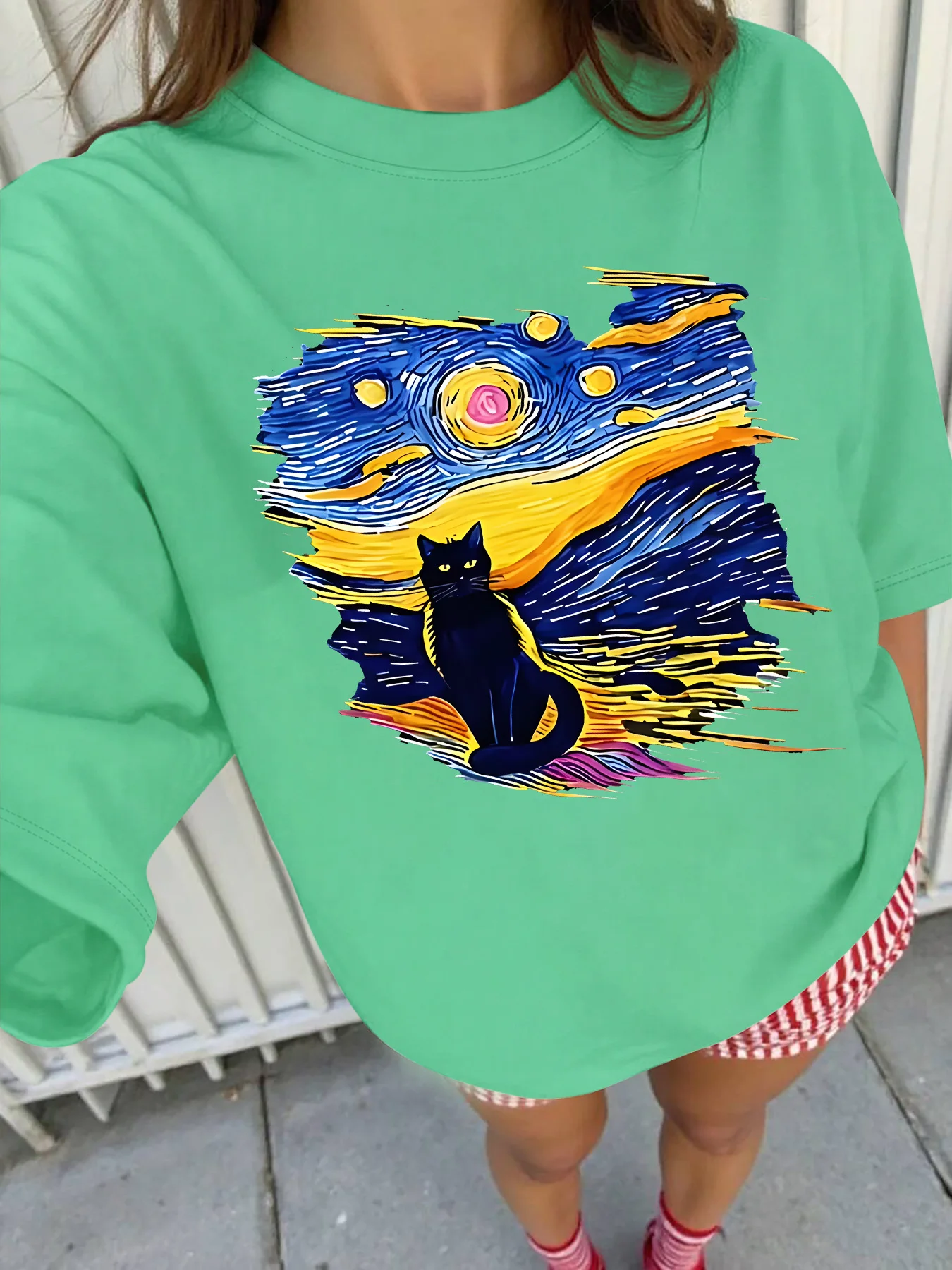 プラスサイズのカジュアルアートをテーマにしたTシャツ、半袖、ユニークなプリント