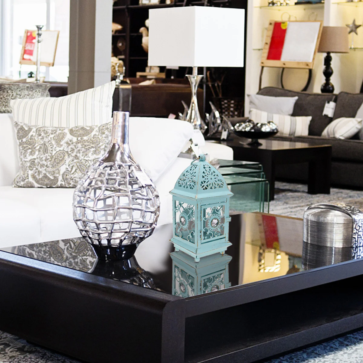 

Vintage Style Iron Lantern Hollow Out Metal Holder for Parties Weddings Holidays Centerpiece Table Decor Living Room