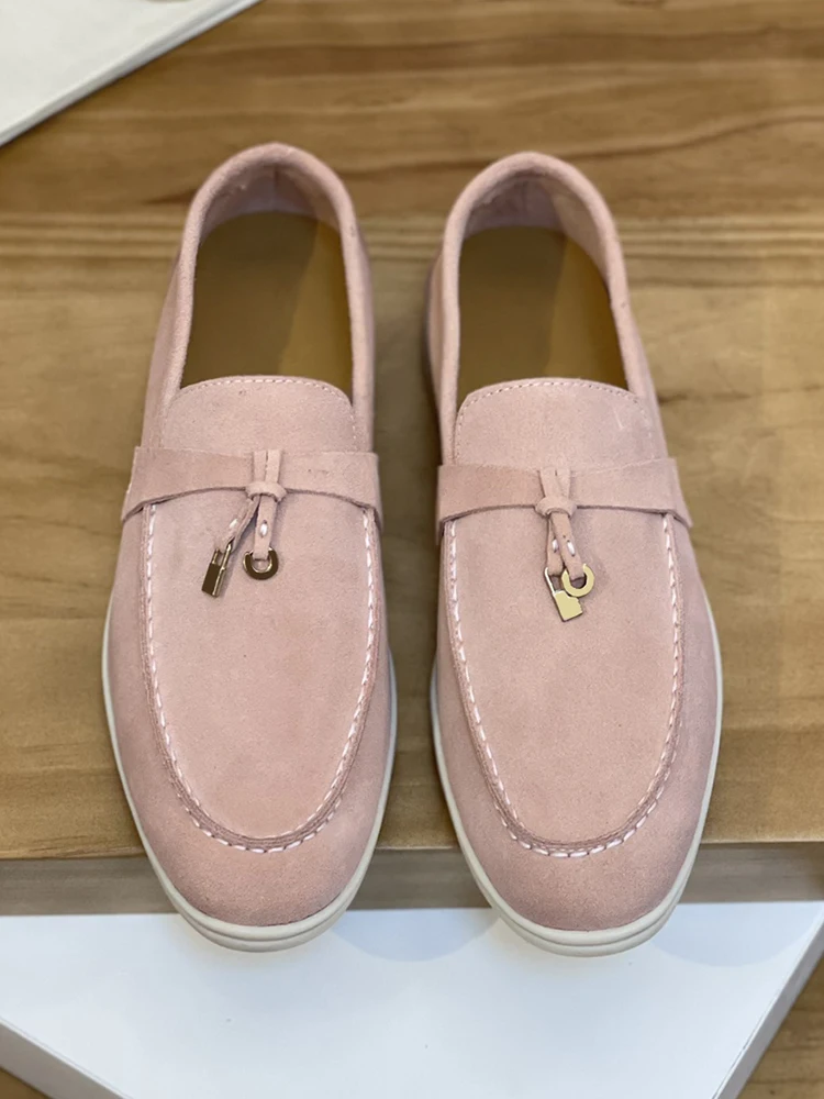 

Весенне-осенние повседневные модные розовые лоферы на плоской подошве для женщин, с круглым носком, металлическим декором, в стиле пэчворк, нескользящие