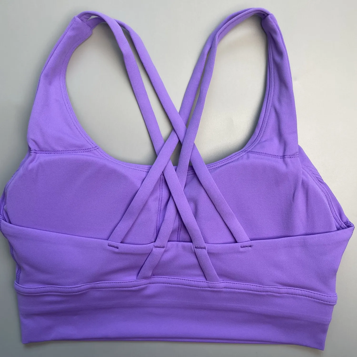 Einfarbiges Damen-Fitness-Yoga-BH-Top, weich, eng anliegend, für umfassendes Training, Joggen, Fitnessstudio, Sportunterwäsche, mit gekreuztem Rücken und Brustpolster – Detail 6
