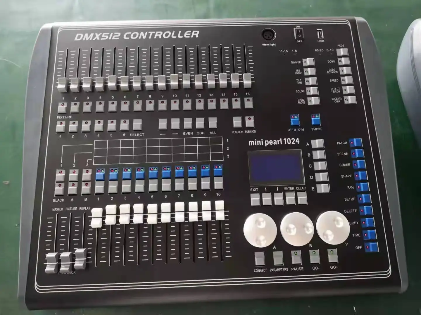 2025 DMX512 Mini 1024B Controller Manuale Stage Testa mobile Console di illuminazione Console 220V