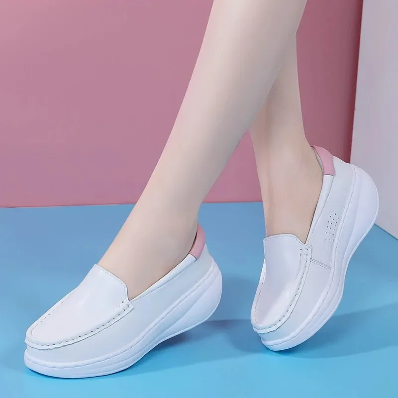 YAERNI-zapatos de trabajo con aumento de muffin para mujer, zapatillas blancas transpirables de boca poco profunda, zapatos informales de cuero
