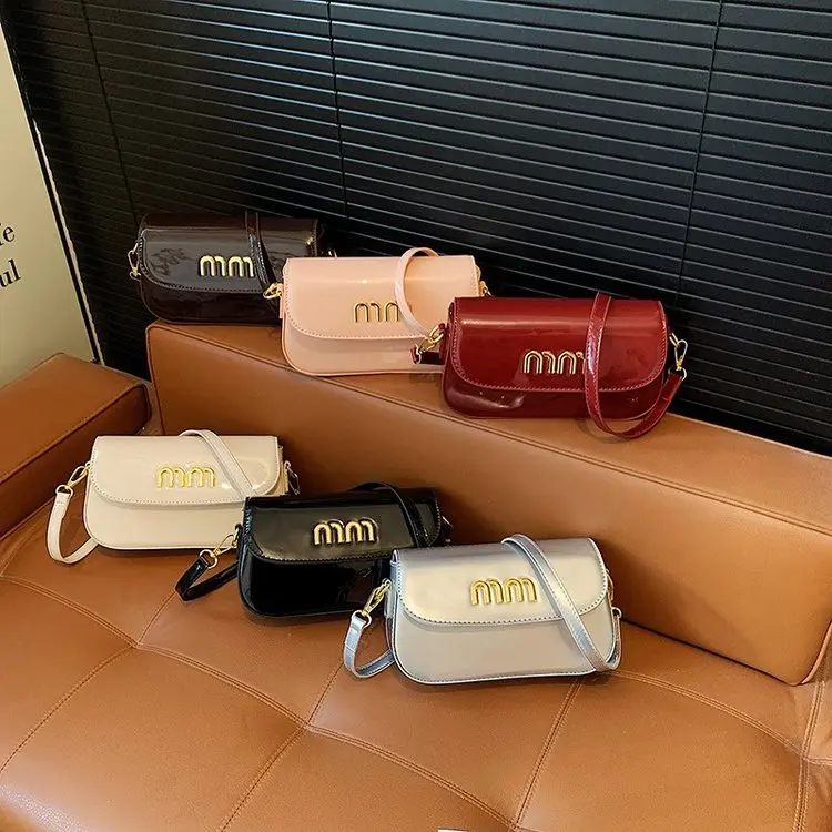 

Famous Designer Fashionable Simple Leather Diaper Bags For Women Luxury Minimalist Large Capacity Tote Bag Elegant Vintage Paris