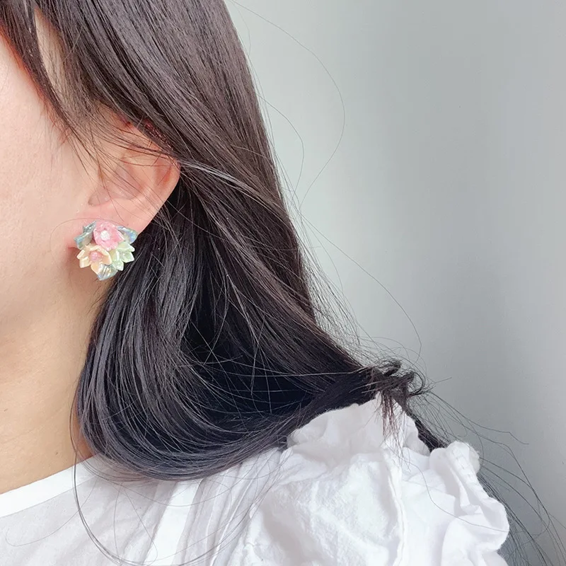 Forest-style fresh three-dimensional triangle three-color ceramic flower earrings