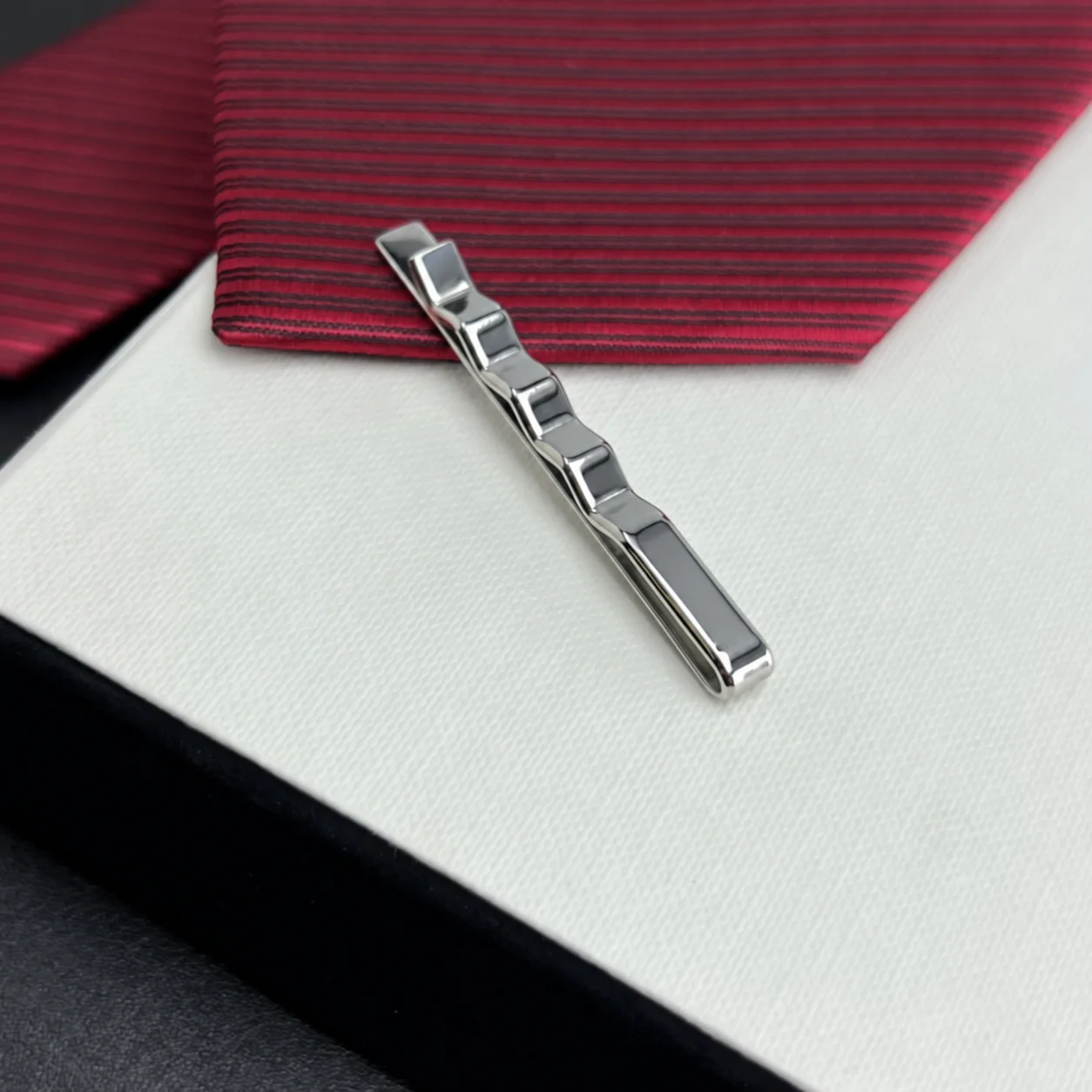 Luxury Tie Clips for Men Silver Glow Necktie Bar Clip Business Commuter Daily Work Office Formal Suit Accessories Gifts