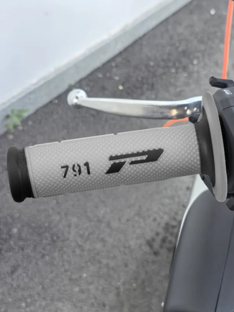 7/8 "22 24mm poignées de moto guidon pour KTM YAMAHA universel Pit Bike Motocross moto poignées en caoutchouc