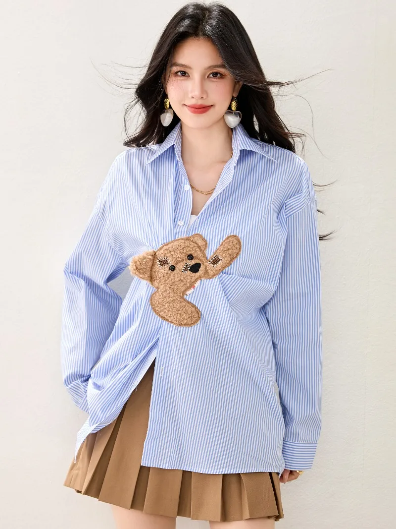Camicia a maniche lunghe patchwork con motivo orso a righe blu Donna 2025 Nuovo autunno Camicette casual allentate stile coreano vintage Top chic
