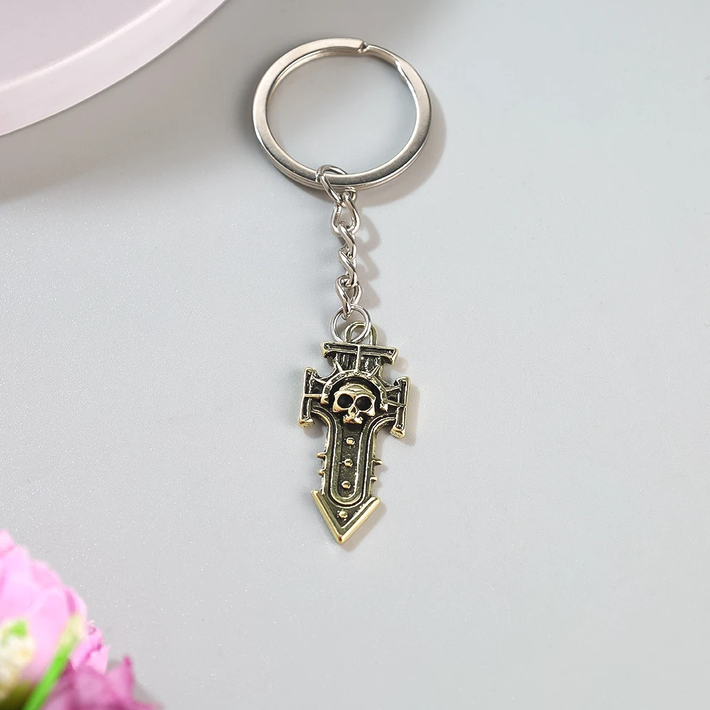 2pcs/set Gmae War of Hammer Necklace Keychain Set Forged 40k Saw Sword Pendants Keyring Jewelry Cool Gift for Men Boys