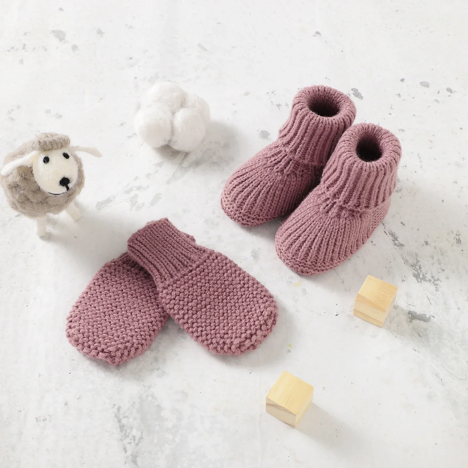 Baby Babys chuhe Handschuhe Set solide gestrickte Neugeborene Jungen Mädchen Kleidung Zubehör handgemachte Kleinkind Kind süße Stiefel Fäustlinge 0-18m