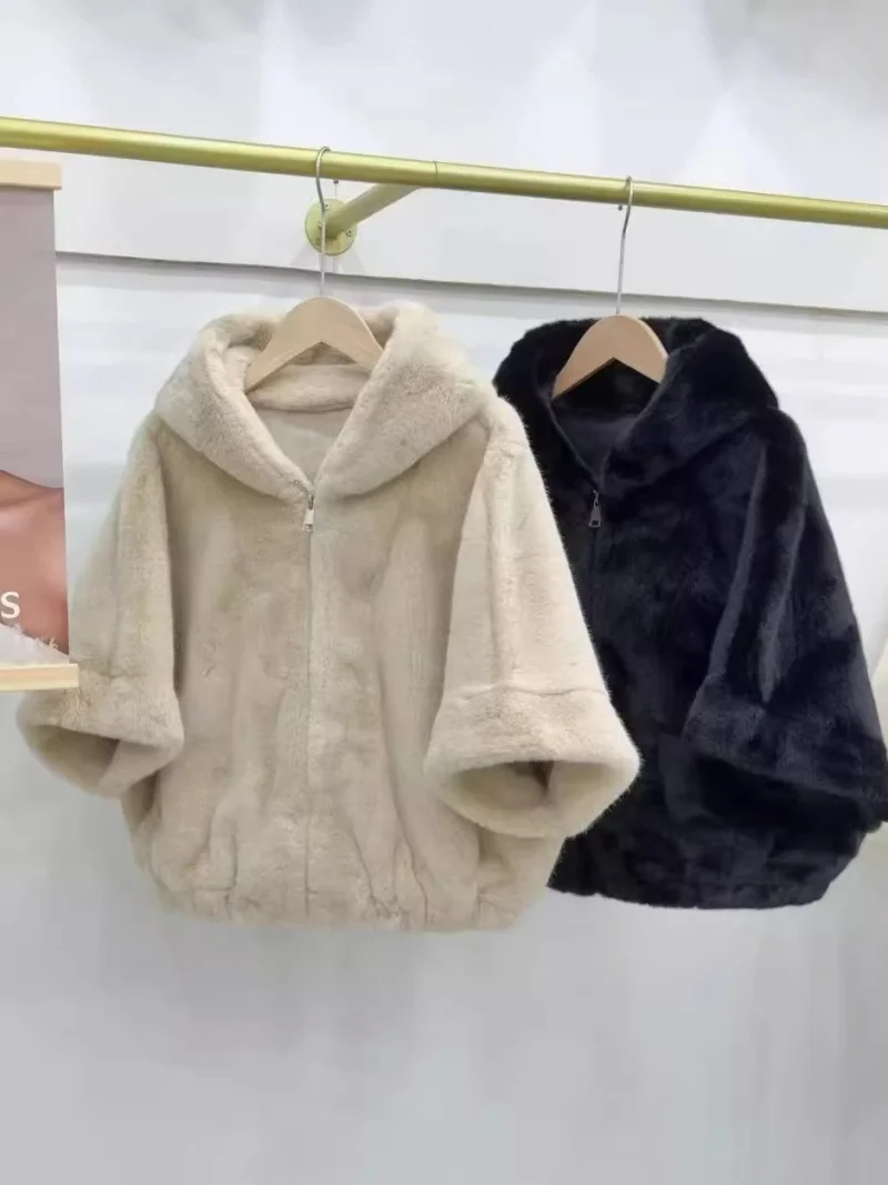 

Осенне-зимняя модная шуба из искусственного меха норки с короткими рукавами, женская короткая стильная плюшевая куртка с капюшоном, новинка 2025 года w1173