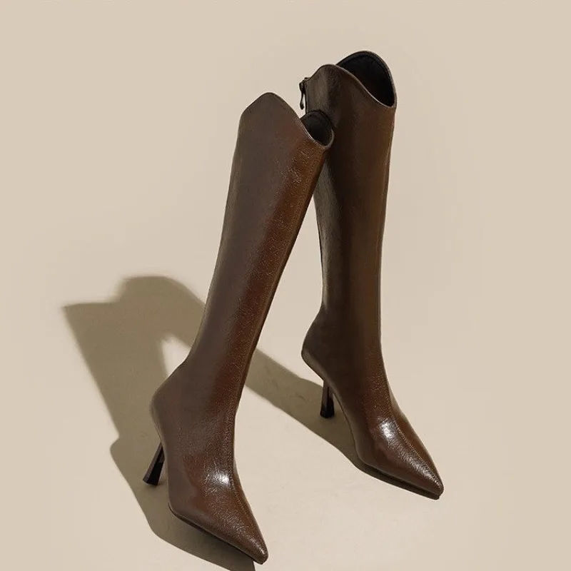 Botas hasta el muslo con punta estrecha para mujer, color marrón, otoño e invierno, 2025, nuevas botas de tacón alto con boca en V, Stiletto Sexy