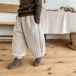 2023 Winter Neue Baby Plus Samt Dicke Hose Mode Druck Mädchen Casual Hosen Kleinkind Junge Warme Harem Hosen Säuglings Kleidung