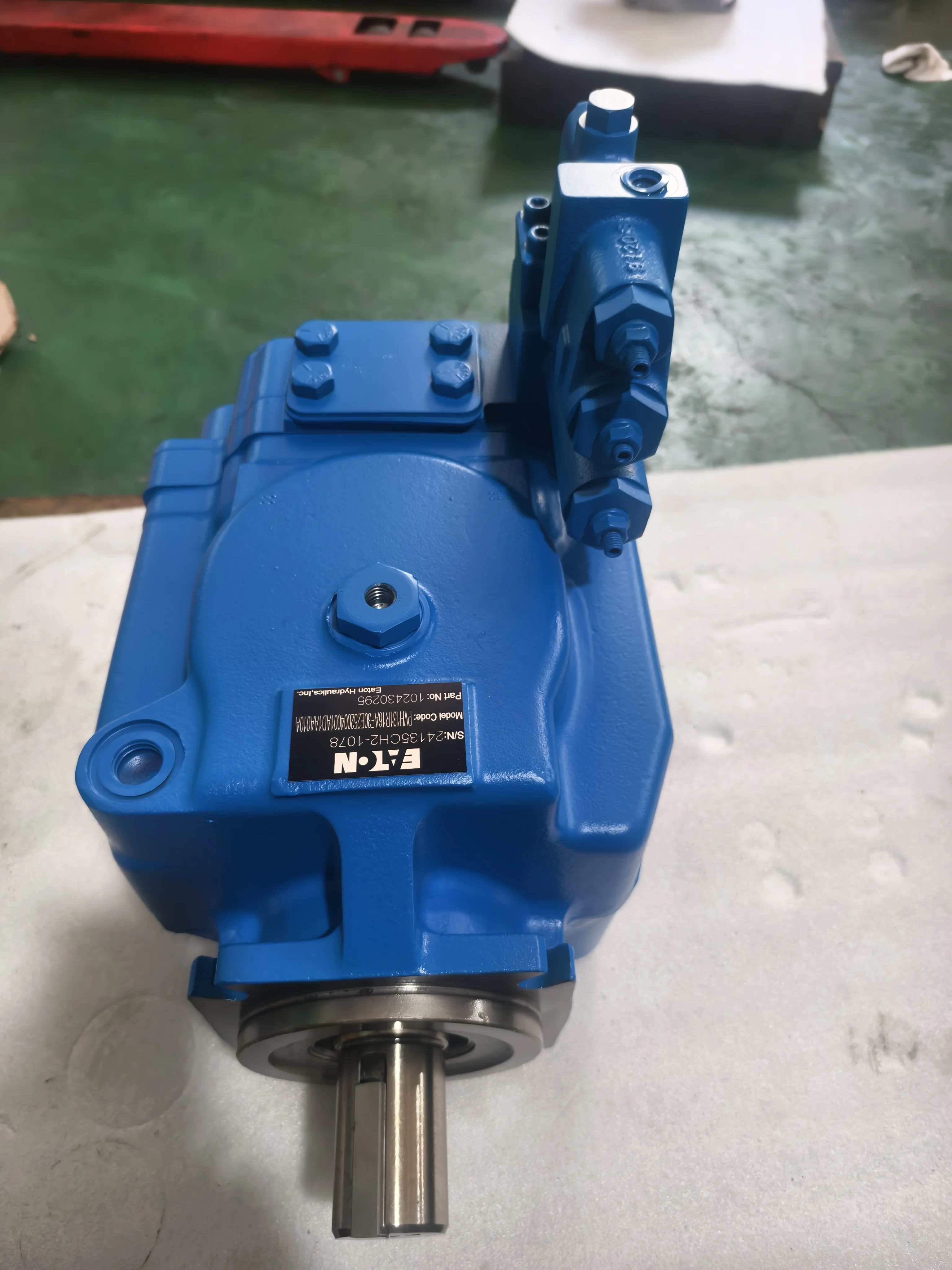 PVH131R16AF30E252004001AD1AA010A مضخة هيدروليكية مكبس فيكر PVH PVH074 PVH098 PVH131 مضخة إزاحة متغيرة الضغط العالي