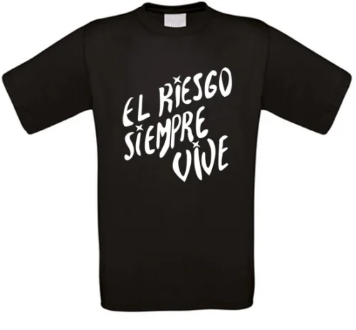 El Riesgo Siempre Vive Aliens Vasquez Horror Cult Movie T-Shirt