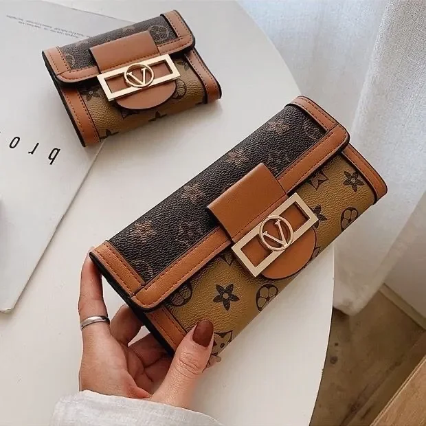 

Бесплатная доставка! Новинка 2026 года: Модный женский кошелек с принтом, стильный, универсальный, портативный, с отделениями для монет и множеством слотов для карт, большой вместимости.