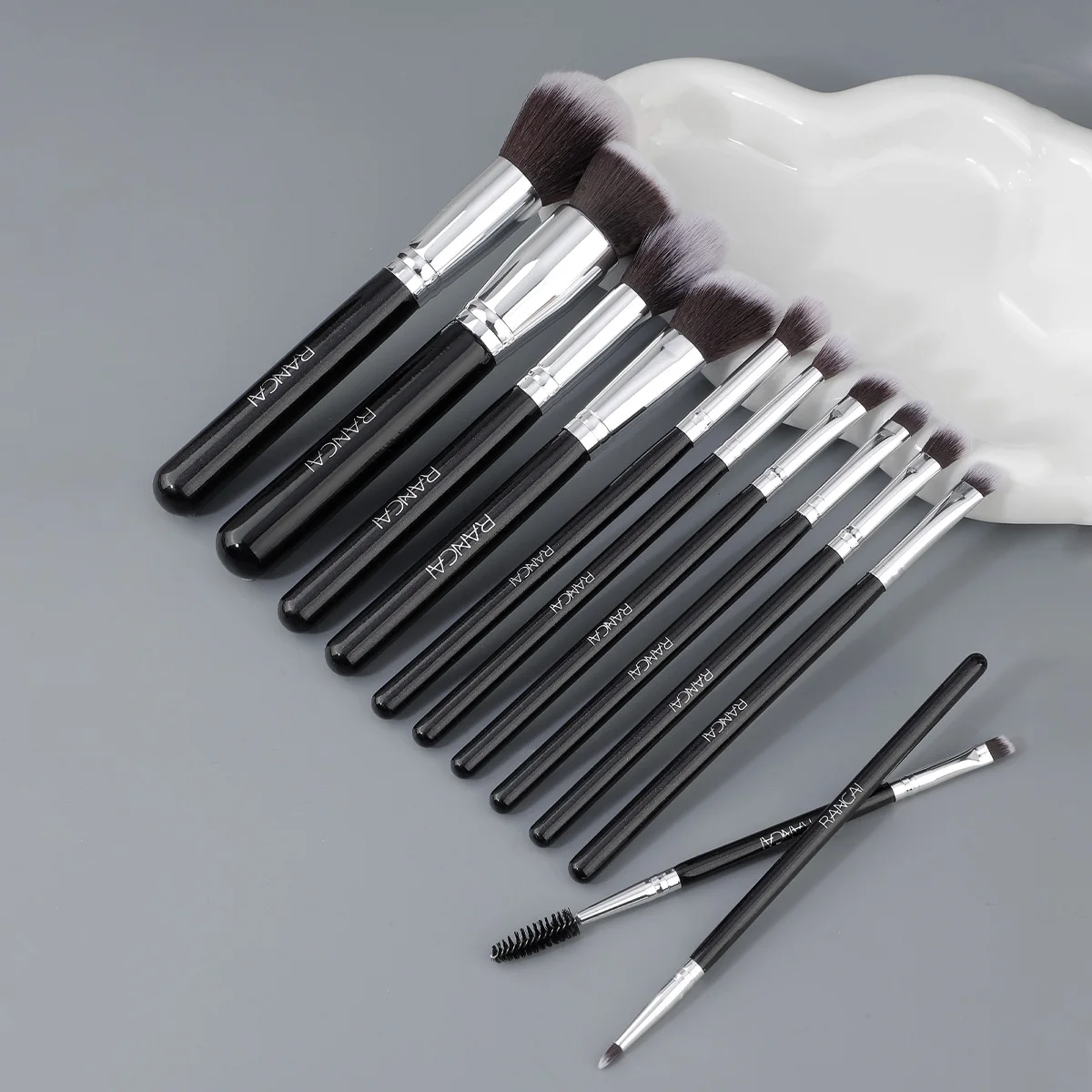 Confezione regalo professionale Kit di pennelli per trucco da 12 pezzi Pennelli per bellezza occhi viso per fondotinta Nascondi pennello per contorno ombretto