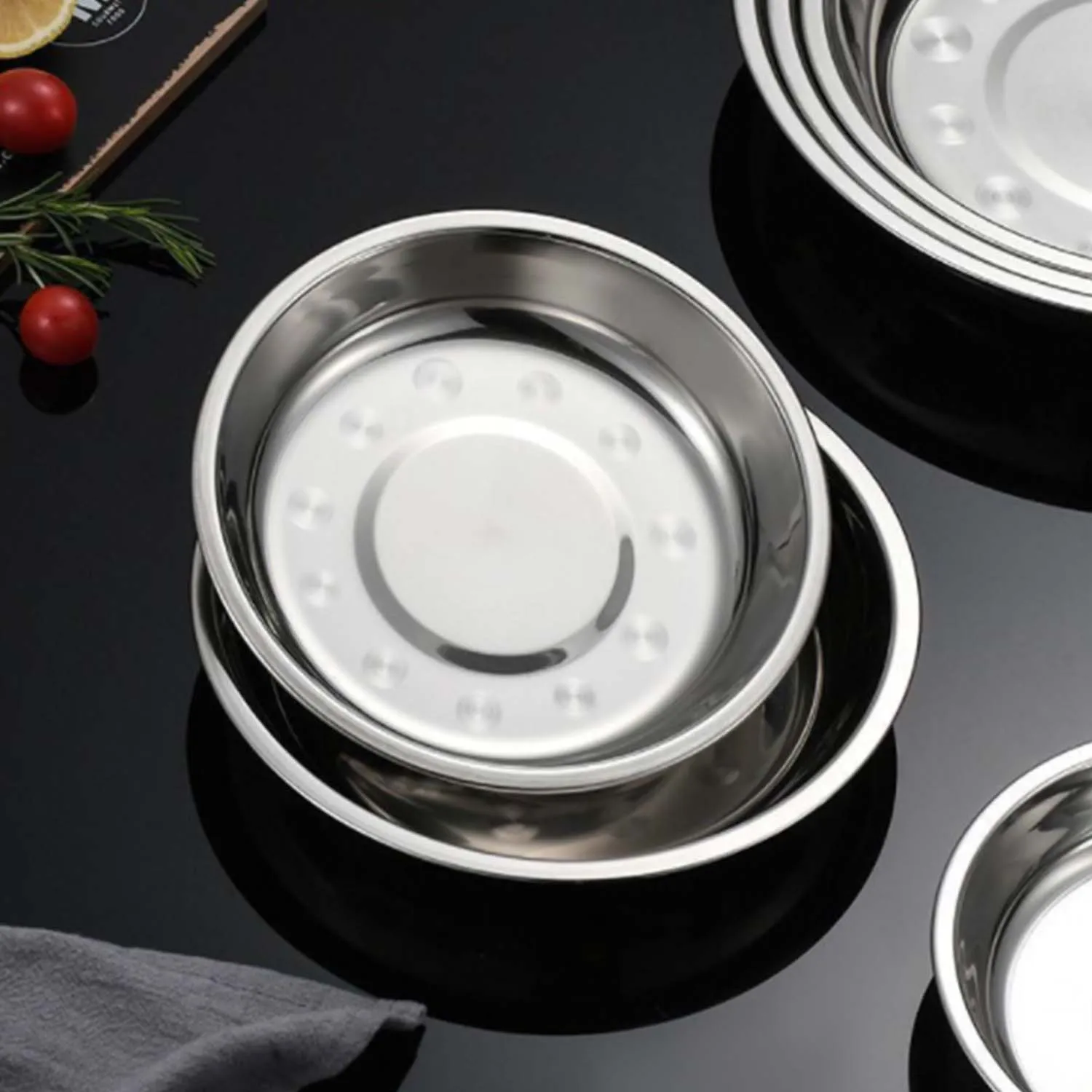 Assiettes à dîner en acier inoxydable, assiettes rondes en métal de cuisine, assiettes de service de Camping antirouille pour barbecue, collation, salade 6 pièces