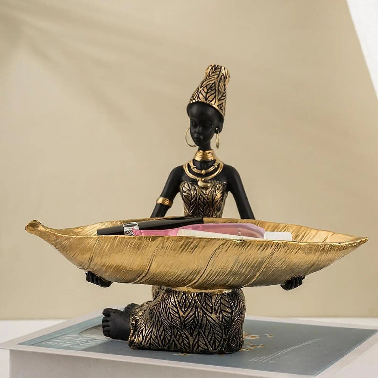 Resin Ornament African Woman Statue with Storage Tray Candy Trays Desktop Organizer Sculpture Key Holder for Cabinet Entrance