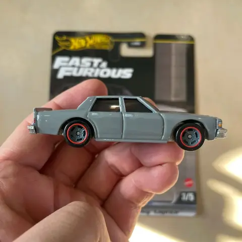 Hot Wheels Premium 1987 Chevy Caprice Fast & Furious 1/64 Diecast Bilmodell Samlarfordon i Legering för Vuxna Fans Present 10 best sales Chevy-leksak - №3
