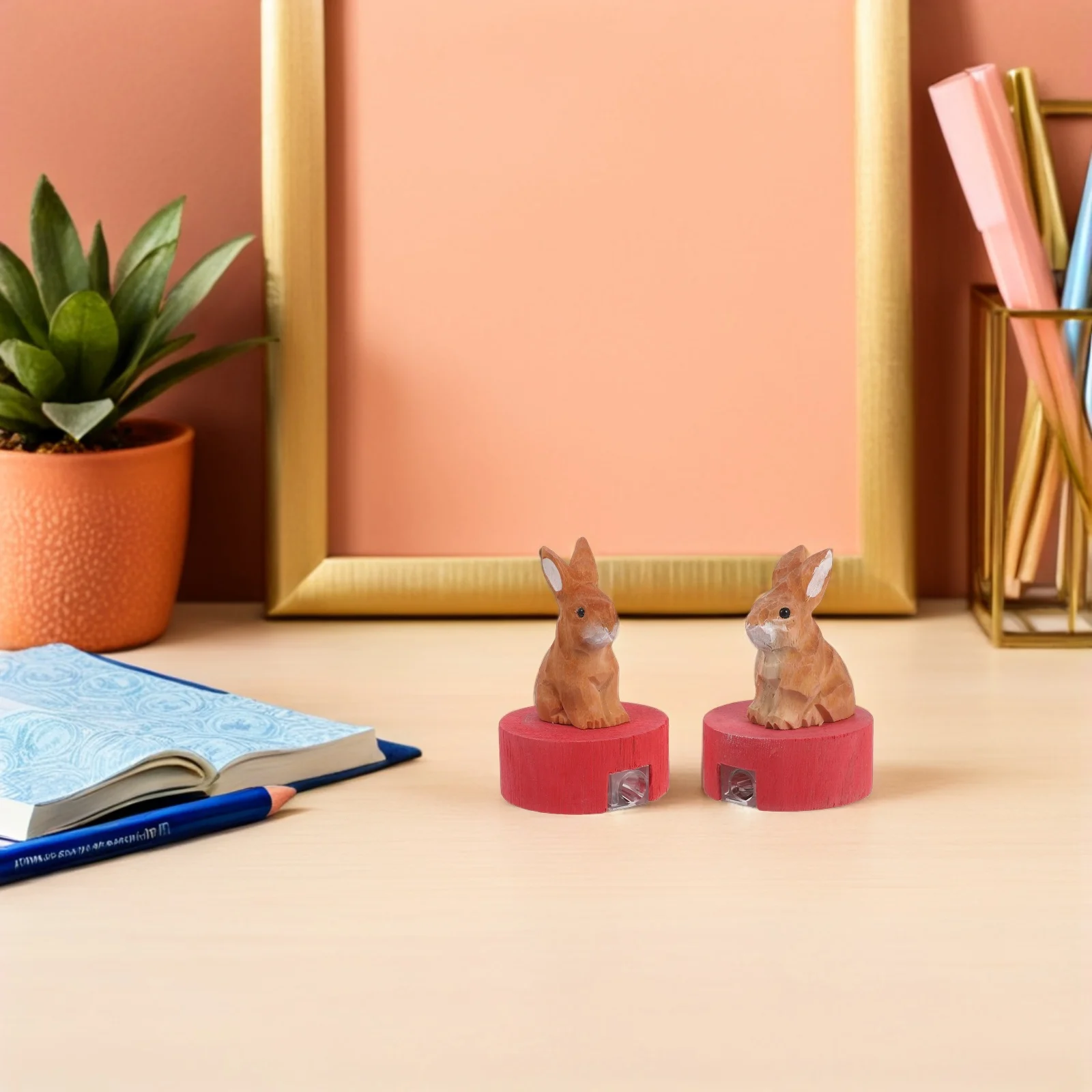 2 Stücke Kleine Kaninchen Bleistiftspitzer Holz Manuelle Spitzer für Kinder Studenten Tragbare Schule Zeichnung Liefert Nette Stationäre