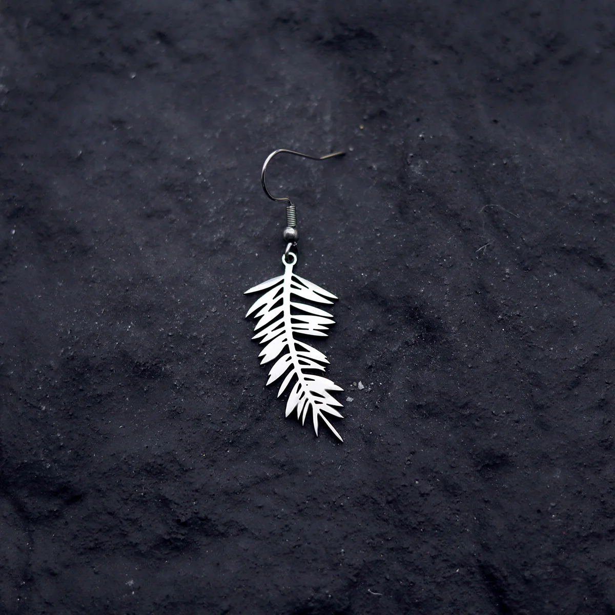 Vintage Needle Leaf Earring Stainless Steel Exquisite Tassels Plant Feather Leaves Earrings for Women Fashion Party Jewelry Gift