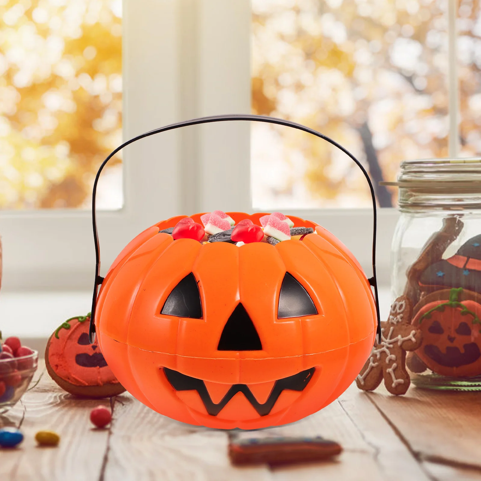 

Plastic Pumpkin Bucket Portable Handheld Candy Holder Halloween Party Favor Treat Container Candy Storage for