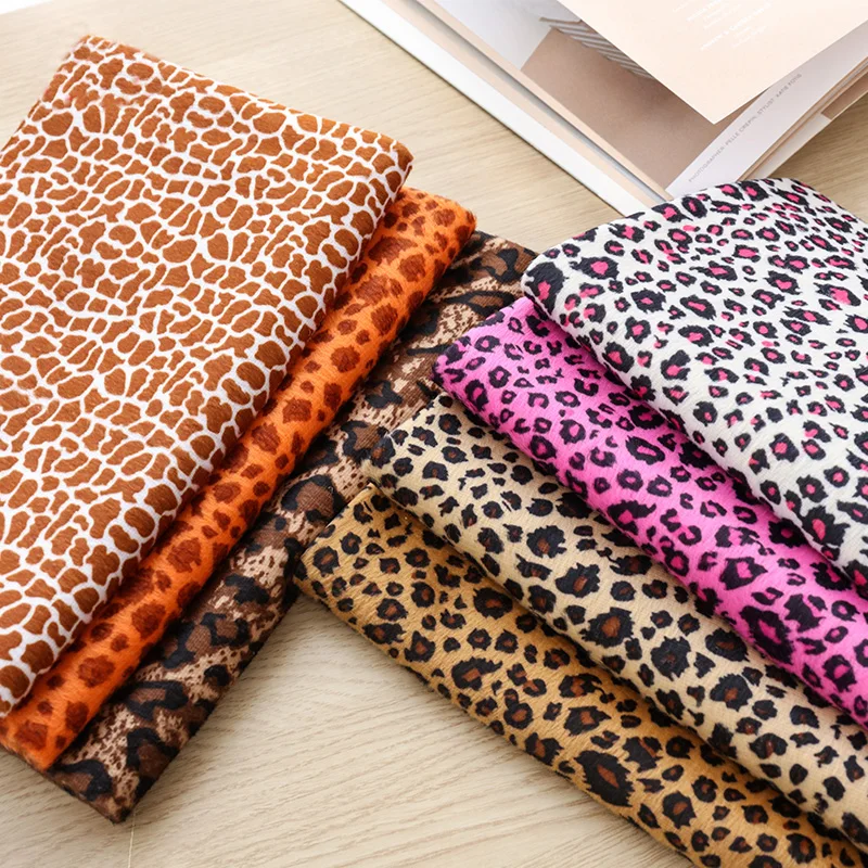 

1x1.5m Short Plush Leopard Print Fabric Handmade DIY Kindergarten Stage Skirt Clothing Fabric Pets' Clothes Sewing Material