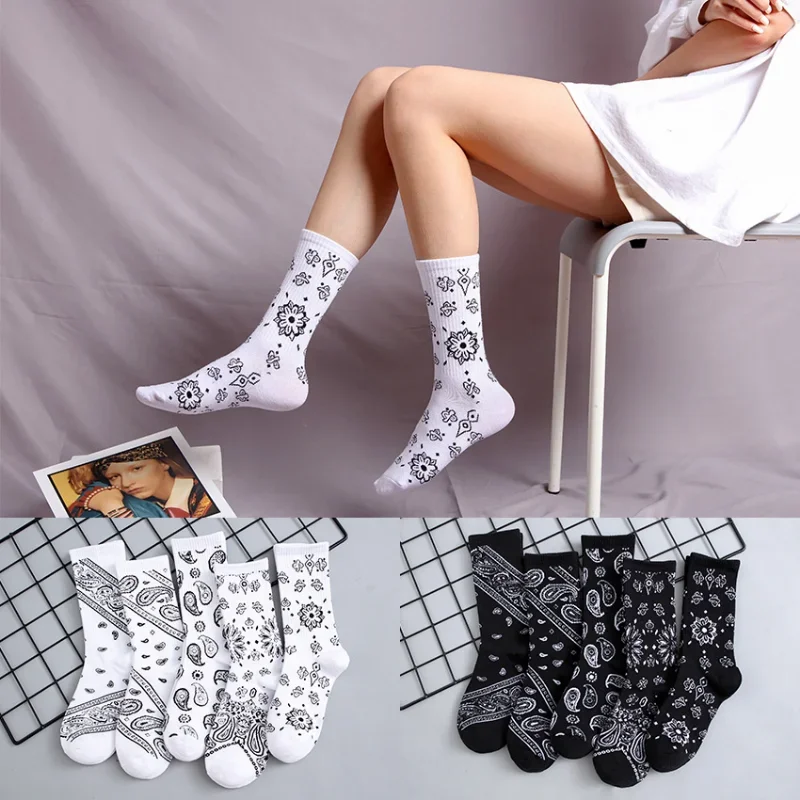 Socks Men\'s Mid-calf Ghost Face Sock Trendy Print Socks Black and White Sports Sock Trendy Mid-top Street Cotton Socks Women