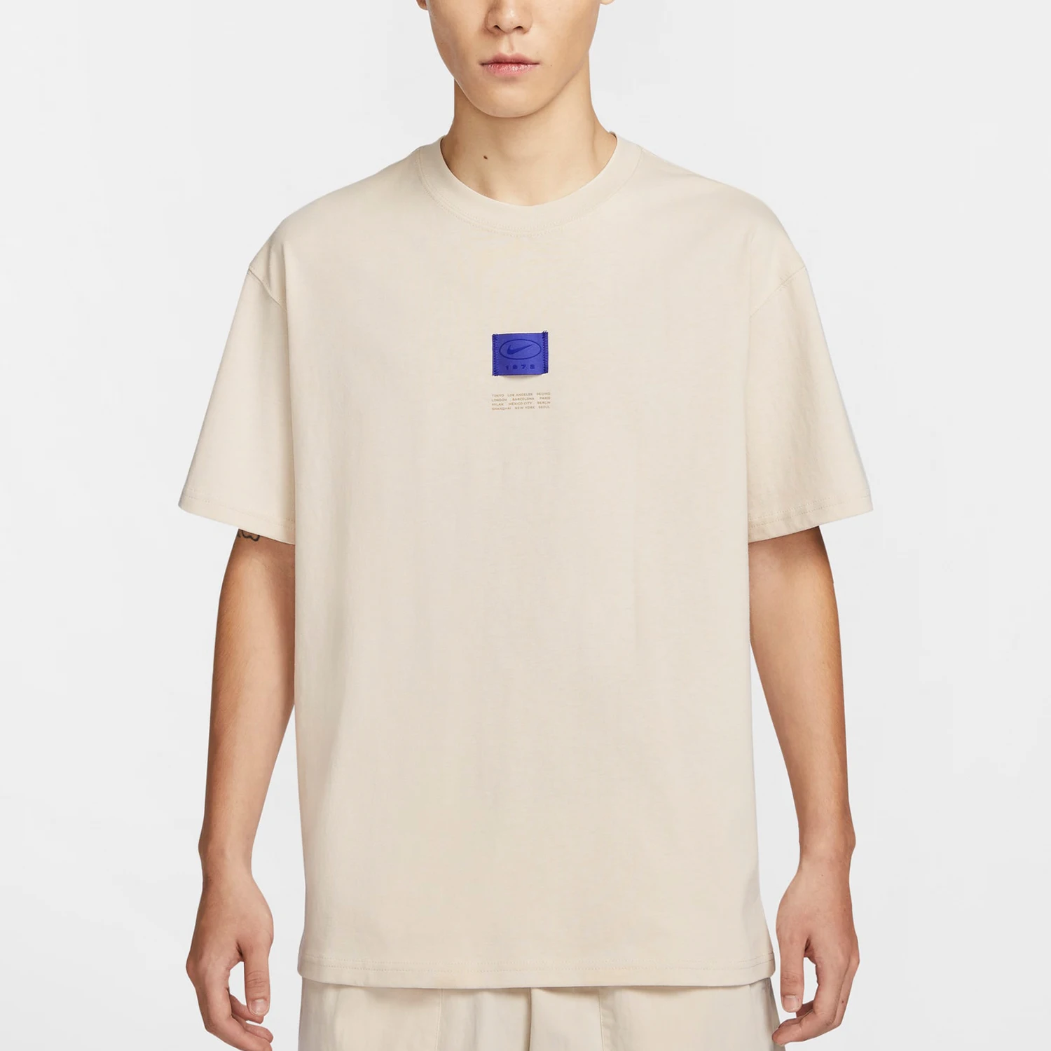 

Официальный летний новый мужской повседневный спортивный рукав Nike с круглым вырезом и коротким рукавом FZ5393-104