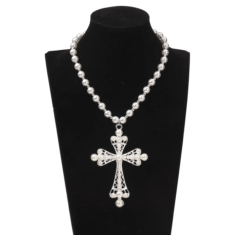 KMVEXO Vintage Gothic Large Cross Pearl Choker Necklace for Women Imitation Pearl Chain Beaded Grunge Choker Y2K Gift for Girls
