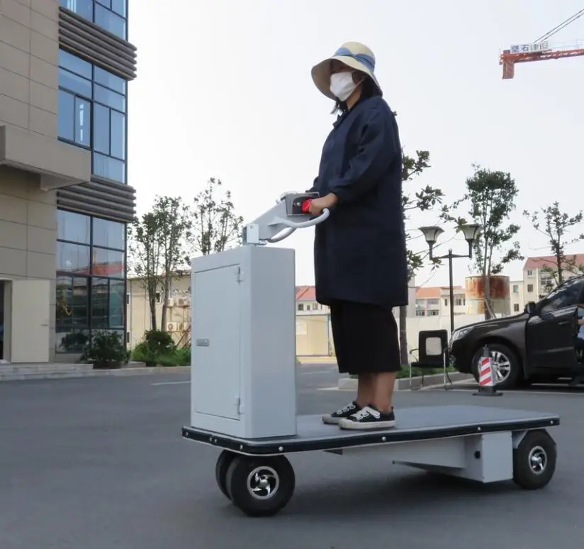 Carrello elettrico a quattro ruote per camion