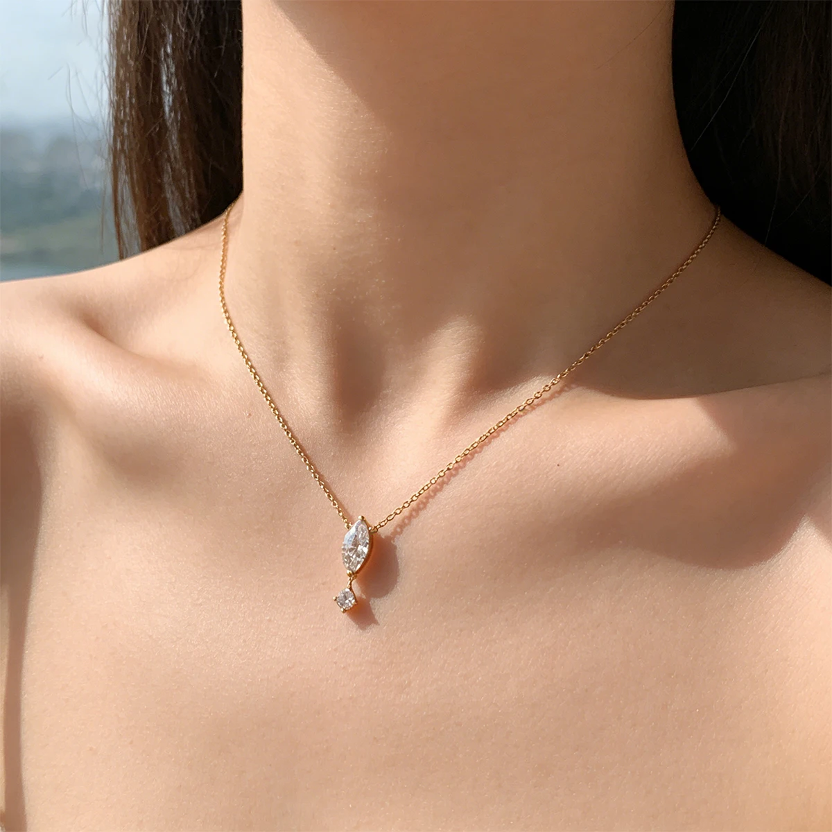 an-exquisite-light-luxury-zircon-waterdrop-necklace-with-a-cool-and-elegant-vibe-versatile-temperament-clavicle-chain-niche-de
