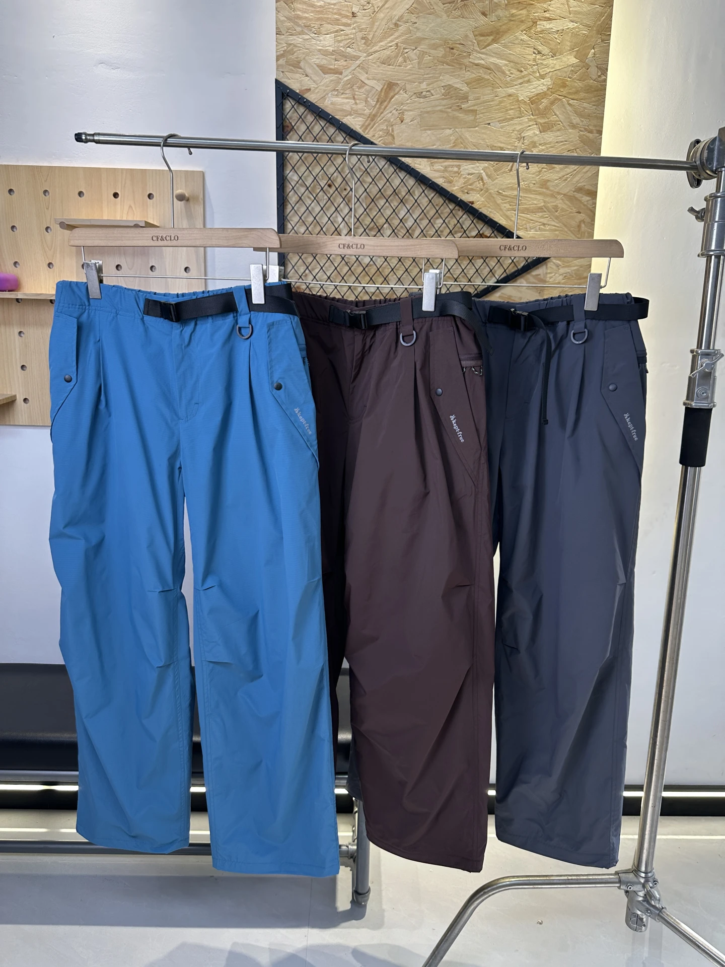 

Trendy Casual Loose Straight Leg Pants Autumn Winter Fce ket Paratrooper Loose Fit Trousers for Couples Folded Design