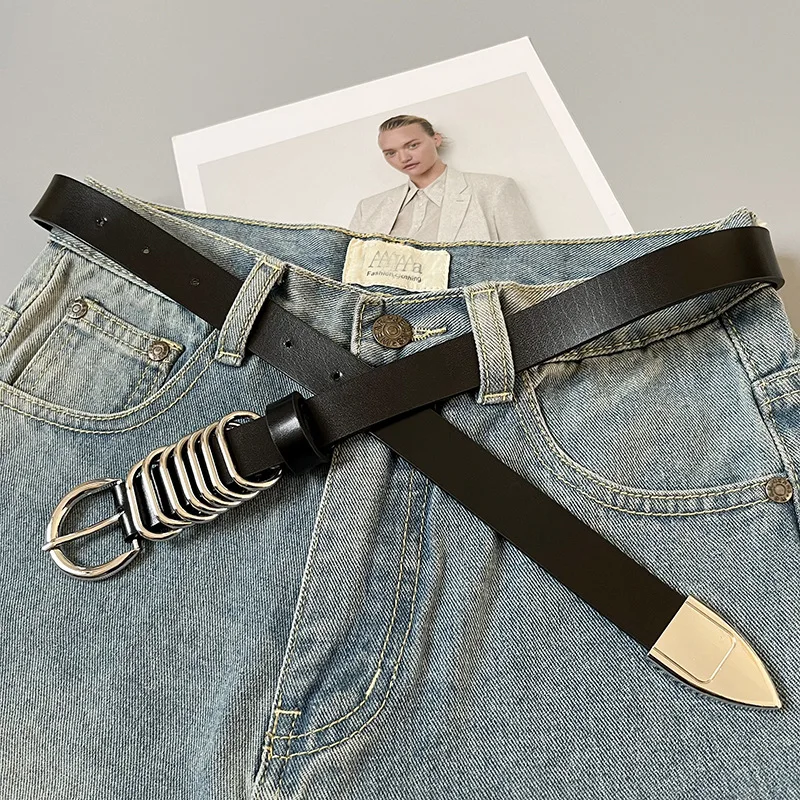 خاتم معدني فضي بتصميم متخصص، حزام أسود عصري للرجال