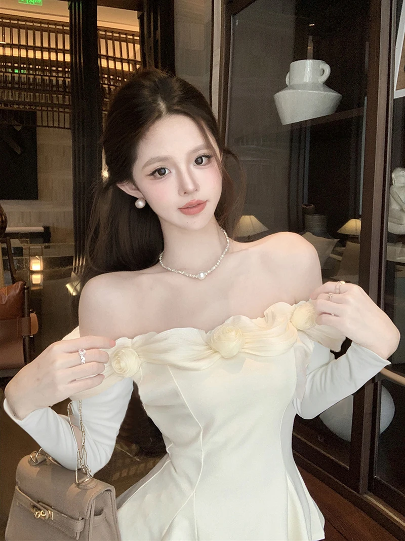 Francuskie seksowne bluzki z odkrytymi ramionami, trójwymiarowe kwiaty, kolekcja wiosna-jesień 2026, koszula damska z długim rękawem, słodkie falbanki, T-shirt.