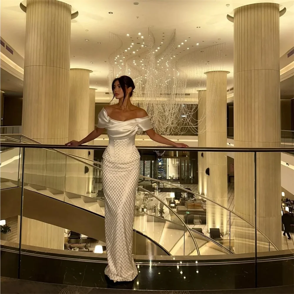 Abiti da sposa beige con spalle scoperte personalizzati Tokyo Manica corta Elegante velo da sposa a sirena 2025 Abiti da sposa lunghi fino al pavimento