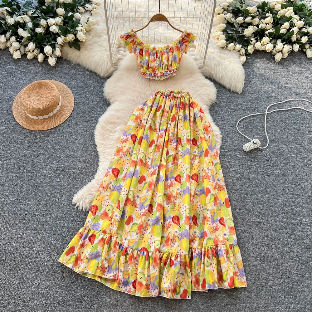 

2025 Новый нежный цветочный принт на одно плечо с завязкой на талии, короткий топ с высокой талией, большая расклешенная юбка, комплект из двух предметов, женский наряд