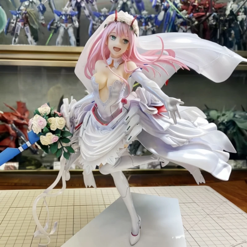 Darling In The Franxx 02 Darling Newlyweds 1/7 Hand Puppet Model Anime Figure Model Newlyweds Darling Tabletop Ornament