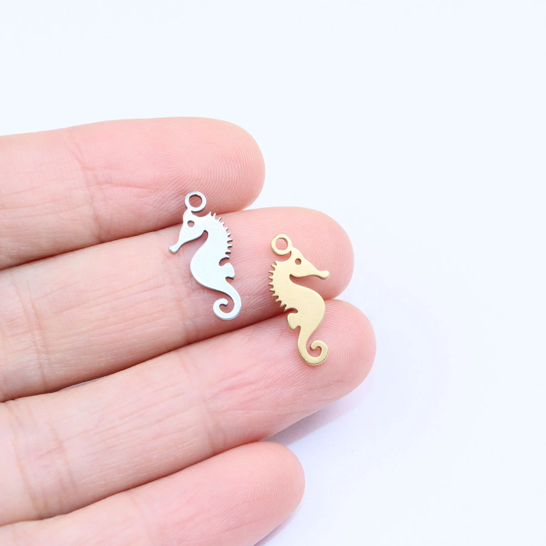 10pcs Wholesale Stainless Steel Sea Horse Charm Fashion Jewelry Anti-allergy Pendant DIY Necklace Earrings Bracelets PVD Plated