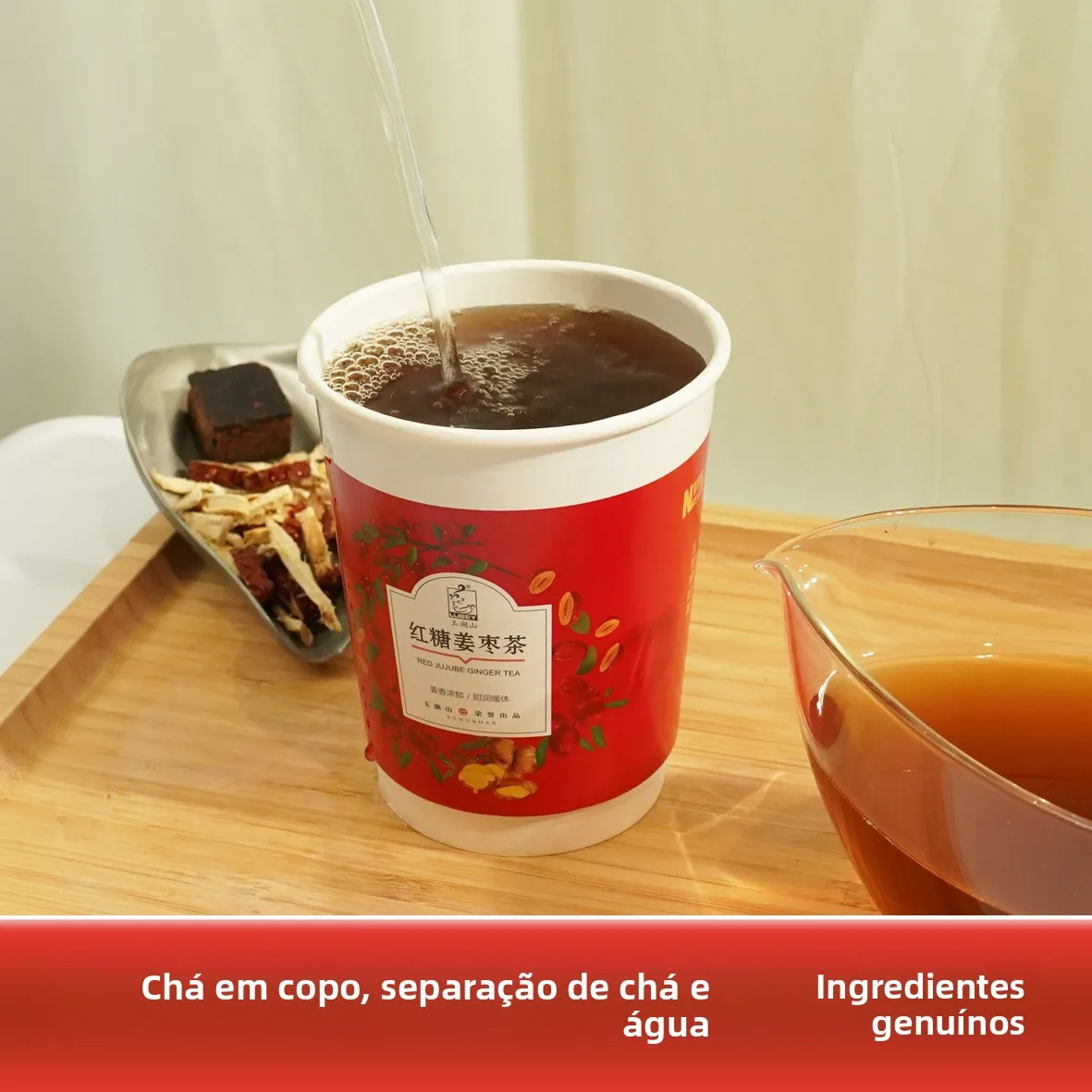 Copo de Papel Descartável Conveniente para Preparar Chá de Gengibre com Açúcar Preto e Tâmaras com Goji Berries - Copo de Chá...