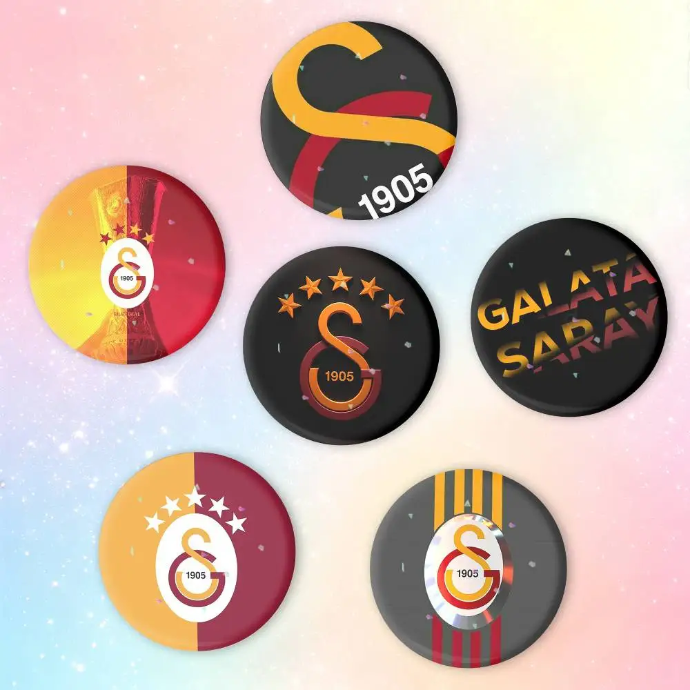 G-Galatasaray SK Brooches Cartoon Badge Pins Backpack Hat Accessories Friend Gift