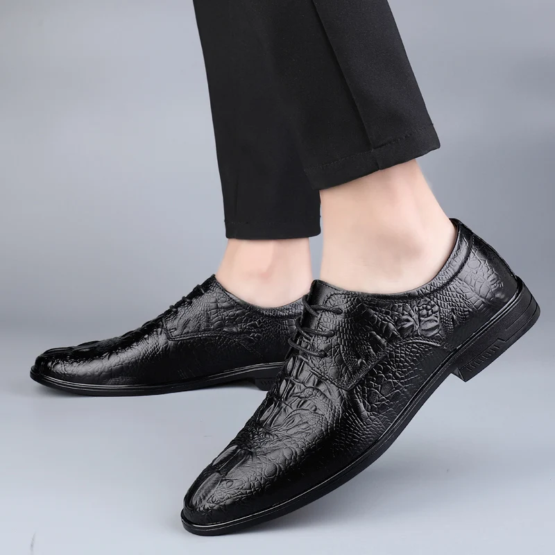 New Men Casual Shoes Fashion Light Men Loafers Moccasins Breathable Slip On Black Driving Shoes Plus Size Zapatillas Hombre