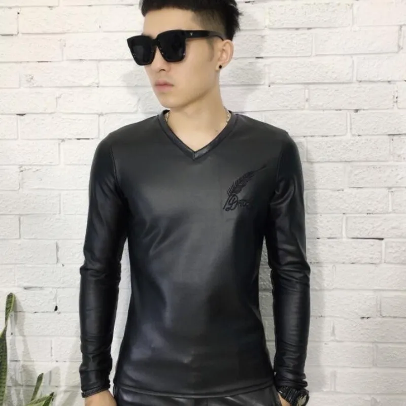 

New Plus Velvet Thickening Men PU Leather T-shirt Korean Slim Fashion Long Sleeves Tide Tight V-neck Embroidered Bottoming Shirt