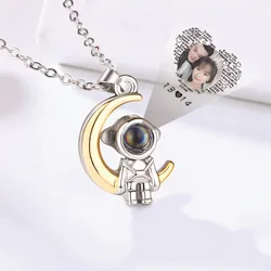 2Pcs/set Astronaut Projection Necklace 100 Languages I Love You Romantic Love Memory Star Moon Pendant Couple Valentine's Gift