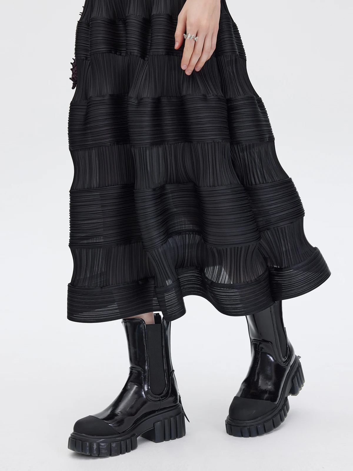 Jupe fine pour femmes, nouvelle jupe longue plissée noire taille haute pour les déplacements à la mode, début d'automne