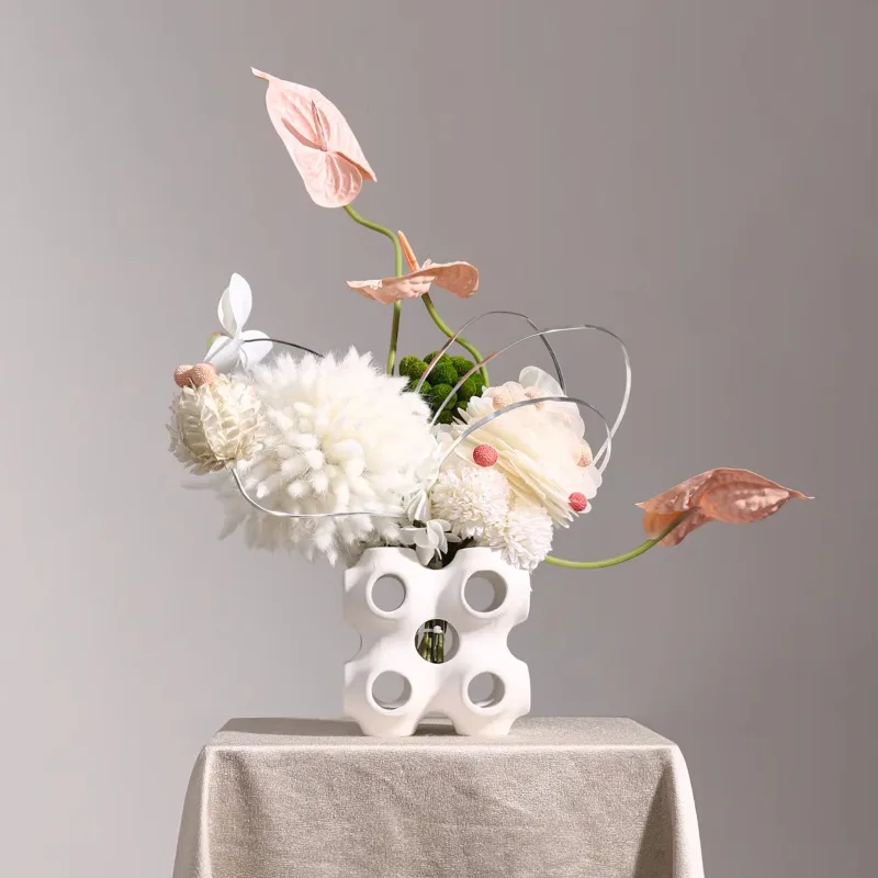Wedding parties, handmade ceramics, artificial flowers, Thanksgiving decorations, modern designs are the most popular
