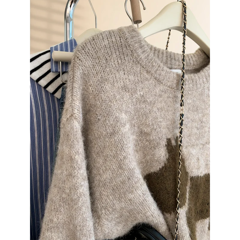 2025 New Round Neck Long-sleeved Pullover Sweater for Women in Autumn and Winter Versatile Thick Loose Knitted Sweater Top