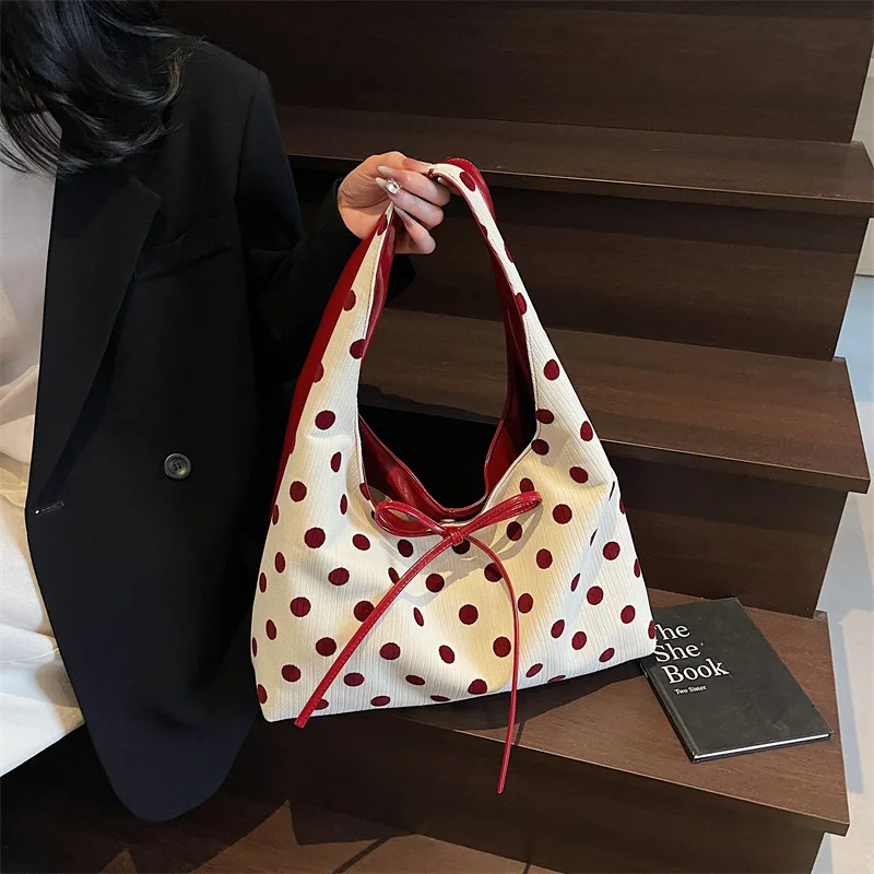 

Новинка 2023 года, женская сумка подмышки с бантом в горошек, минималистичный кошелек на плечо с верхней ручкой, шикарная сумка через плечо, элегантная и портативная ​