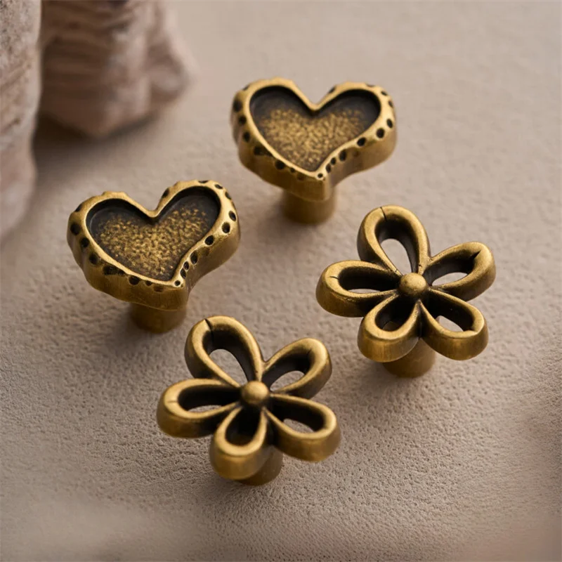

2pcs Love Heart Closet Door Pull Handle Retro Coffee Silver Cabinet Door Drawer Knob Handles Cupboard Wardrobe Pulls For Decor