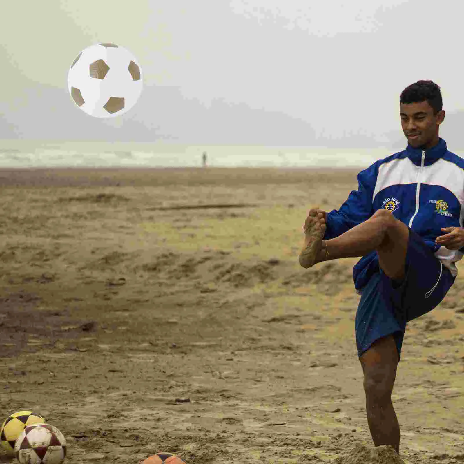 1 Juego de Mini balón de fútbol para niños de diámetro, juguete educativo para interiores y exteriores, juguete de fútbol educativo de 12cm para niños pequeños (2 uds. Bal blanco